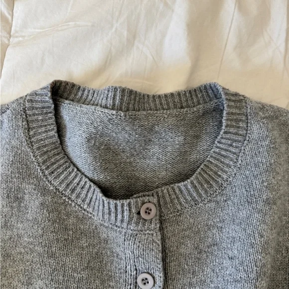 100% Viscose Grey Crewneck Cardigan Sweater - Size Small - Picture 2 of 14